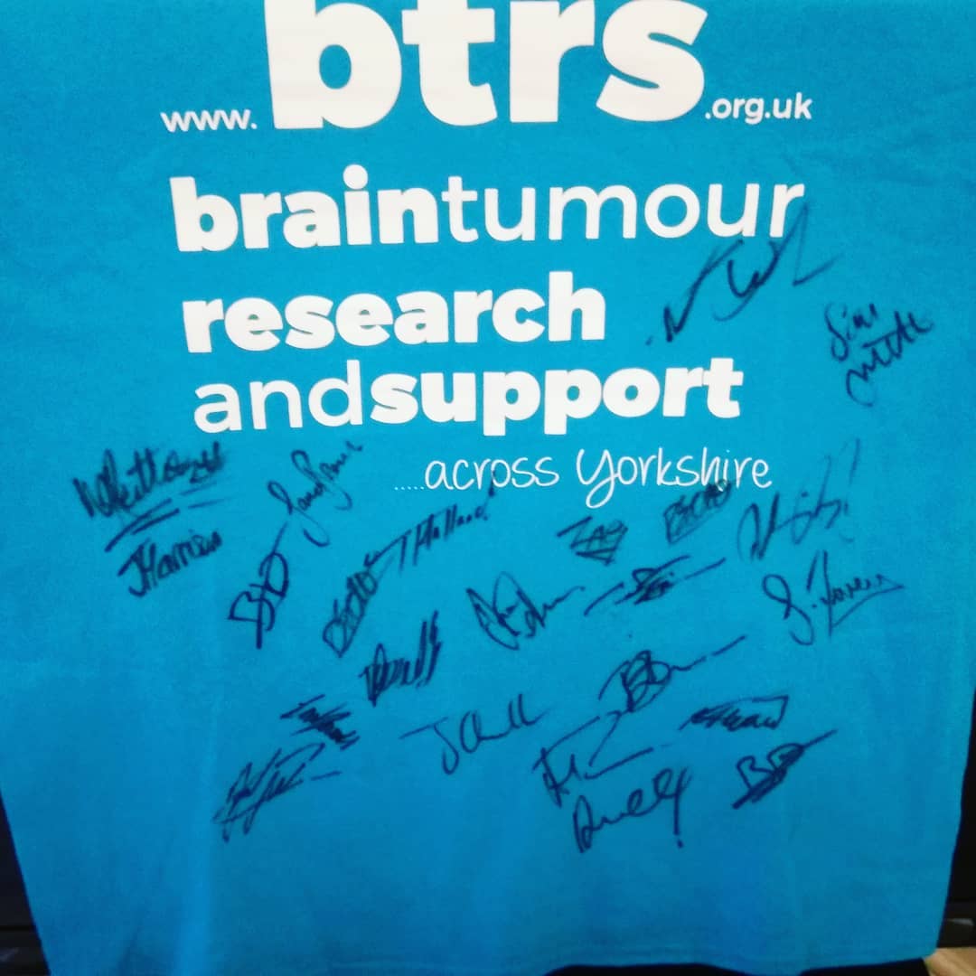 @batleybulldogsofficial thank you for the signed T-shirt, got it from Doc! This is a great prize for our #raffle for @btrsacrossyorks #signedtshirt #dogs #batleybulldogs #prizes #championship #rugby #rugbyleague