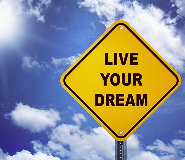 There is no time like the present. The time is now. And any other time related quotes because of the clock change weekend! Happy Monday. #motivationalmonday #liveyourdream #thetimeisnow #notimelikethepresent #mondaymorning #mondaymotivation