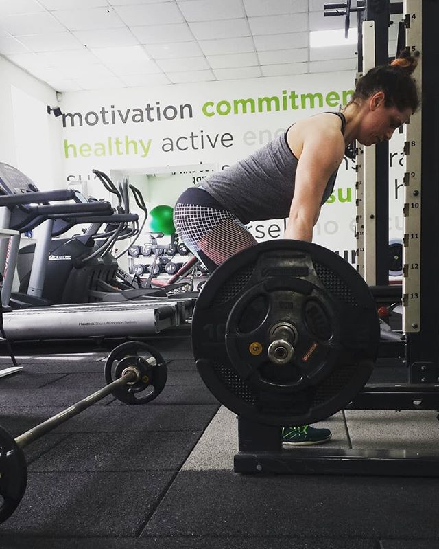 Start your week of right, get your session in. Keep an eye on our Facebook page for this weeks #wednesdayworkout #blog www.facebook.com/motive8north cheeky little weight HIIT #hiit #hiitworkout #trainhard #training #personaltrainer #personaltraining #rdl #romaniandeadlift  #deadlift #strongwomen #strongwoman #strong #session #leeds #motive8 #motivate #motivation #cheeky #liftheavy #liftheavyshit
On another note it looks like I’m farting out green bubbles 🤣🤣🤣