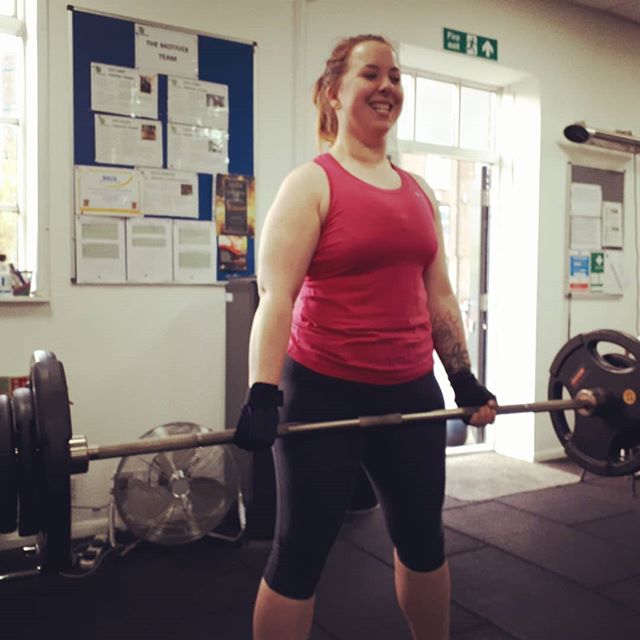 @helsofficial smashing her #1repmax in the #deadlift 97.5kg!! #gymlife #weights #womenwholift #movingmetal #hench #muscles #strongwomen #strong