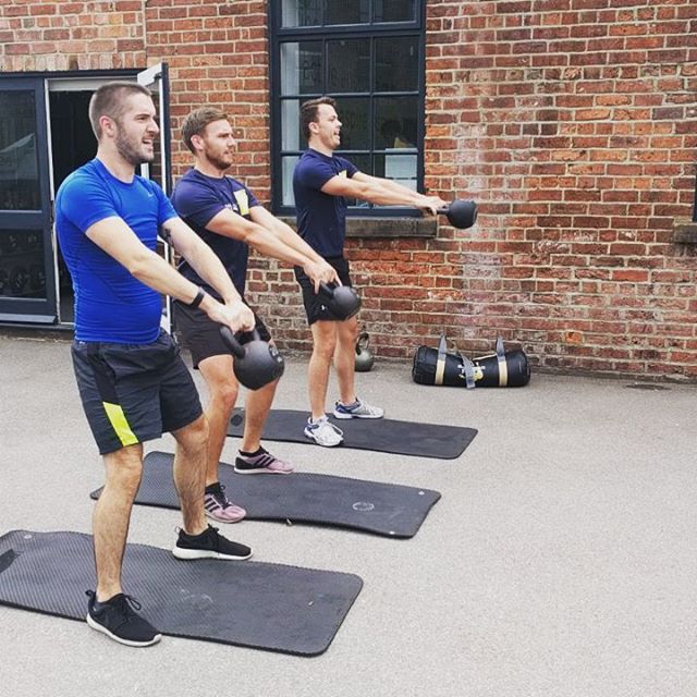 Synchronised kettlebell swings! 
#leedsgym #leeds #leedsfitness #fitness #kettlebell #yorkshire #yorkshiregym #fitnessleeds #leedsfitnessclass #leedsfitfam