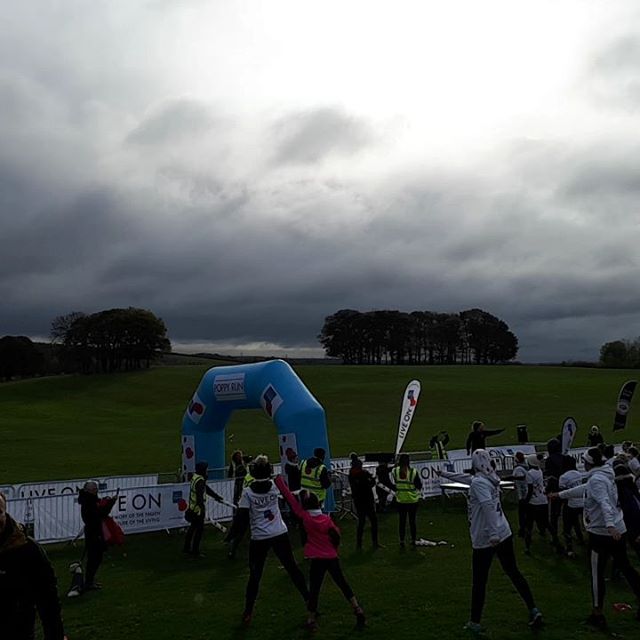 Let the warm ups commence! #poppyrun #templenewsam #5k #motive8north #warmup #waving #leeds