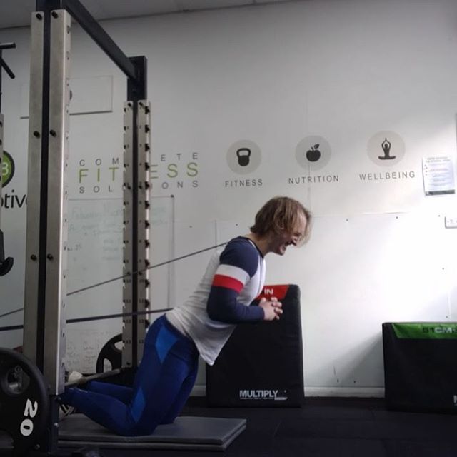 Banded Nordics, aka, ‘Why my hamstrings are still on 🔥’ A great exercise for hamstring strength, size and stability. 
#weighttraining #weightlifting #hamstrings #hamstringworkout #hamstringcurls #nordic #fitness #strength #strengthtraining #bandtraining #motivation #motive8north #motive8 #personaltraining #personaltrainer